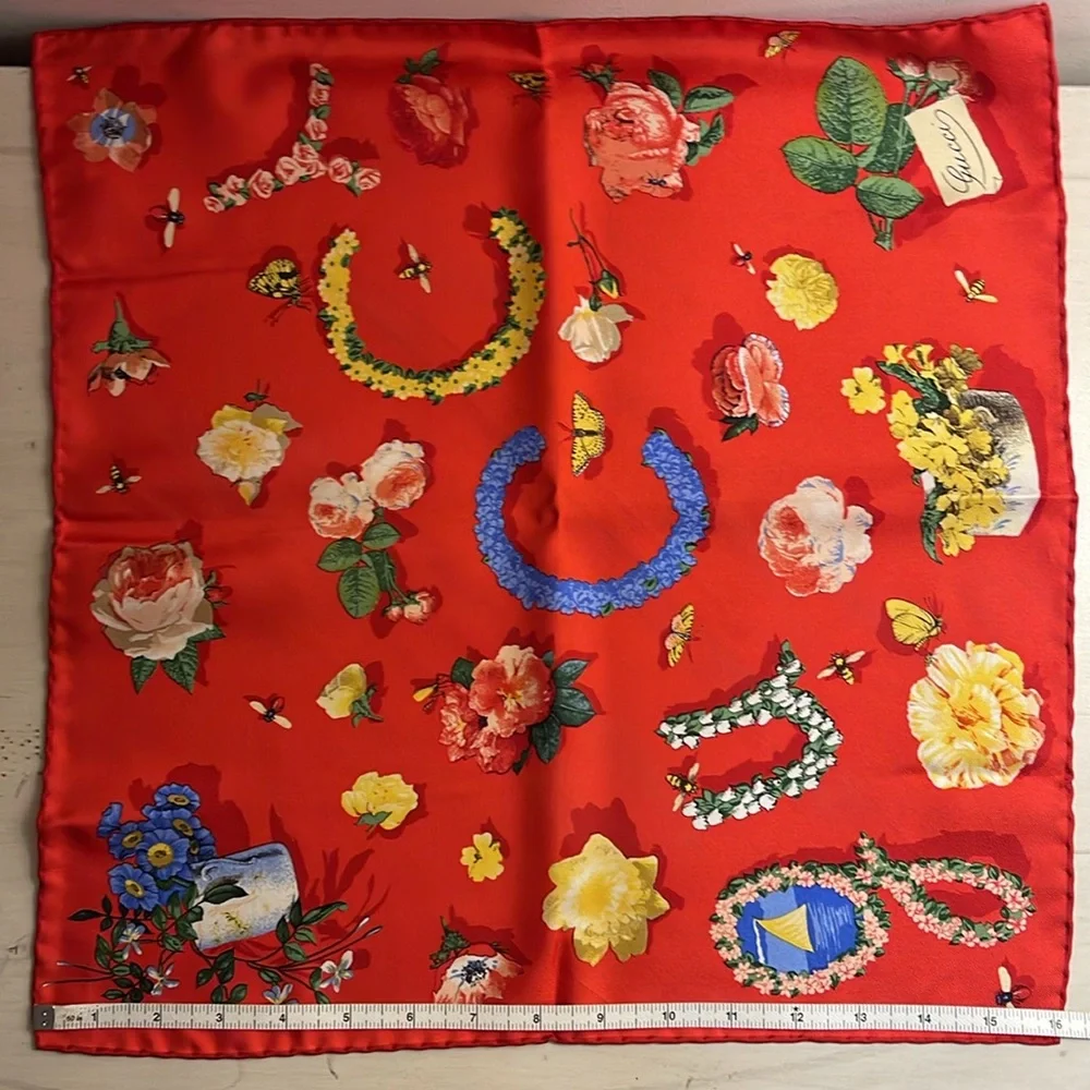 GUCCI FLOWER SILK SCARF NWOT
